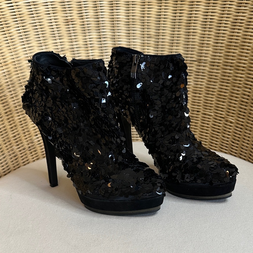 New Sparkly Vince Camuto Black Sequin Platform Heeled Boots Size 8